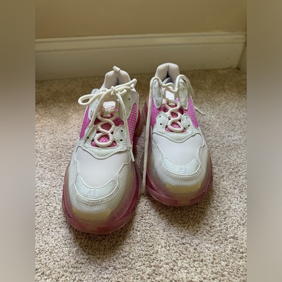 Triple S Balenciaga Sneakers - Picture 2 of 10